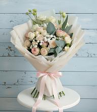 Букет цветов из:  Розы и Лизиантусы в Шолоховском