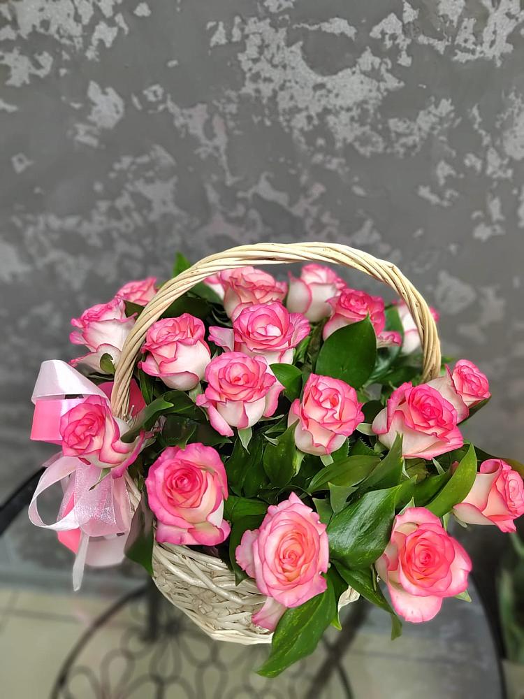 Цветочная композиция из Розы в корзине в Шолоховском