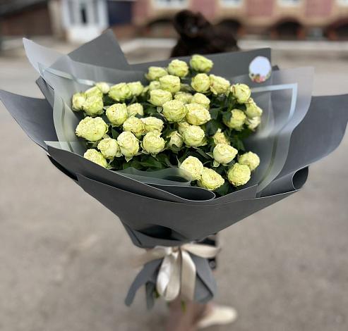 Букет Белые кустовые розы Солинеро в Шолоховском