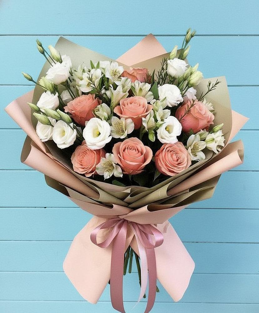 Букет цветов из: Розы, Альстромерии и Лизиантусы в Шолоховском