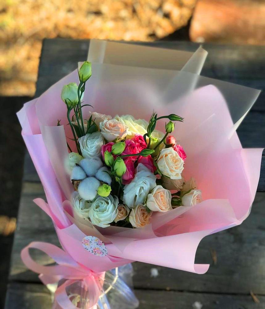 Букет цветов из: Розы и Лизиантусы в Шолоховском