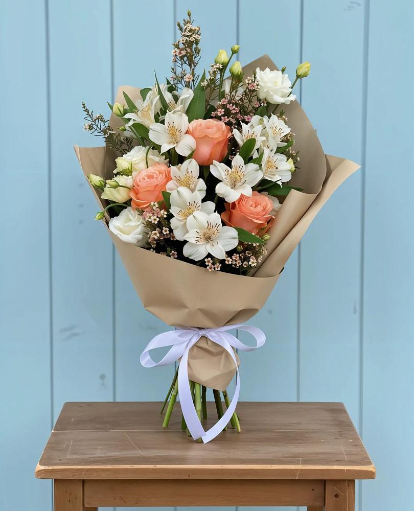 Букет цветов из: Альстромерии, Лизиантусы, Розы и Хризантемы в Шолоховском